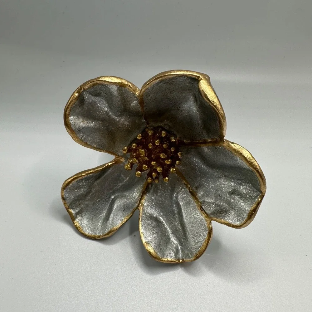 New Mackenzie Childs Sweet Brair Napkin Ring Silver Flower - Picture 3 of 7